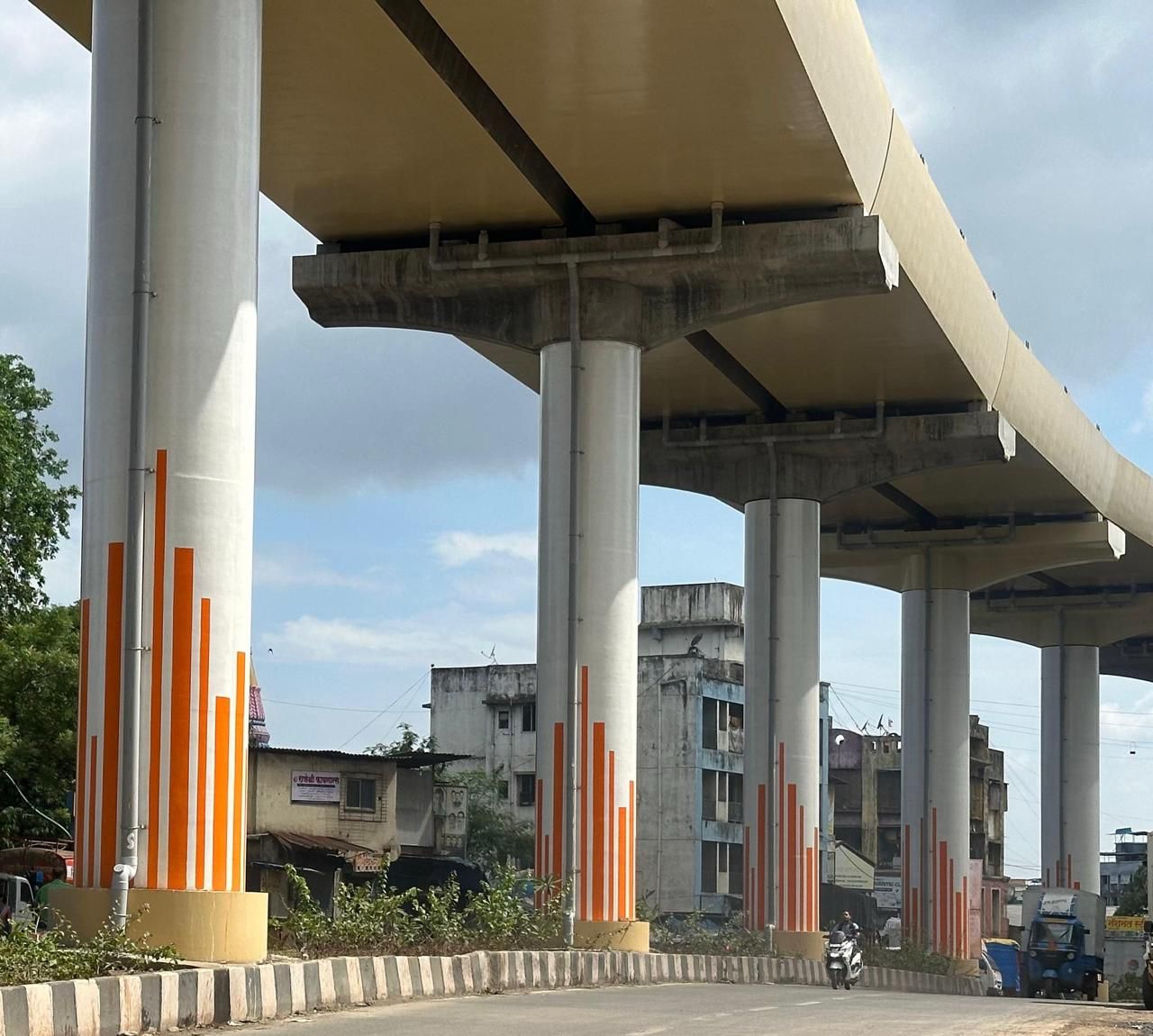 Metro Pillars and Viaduct Paintings